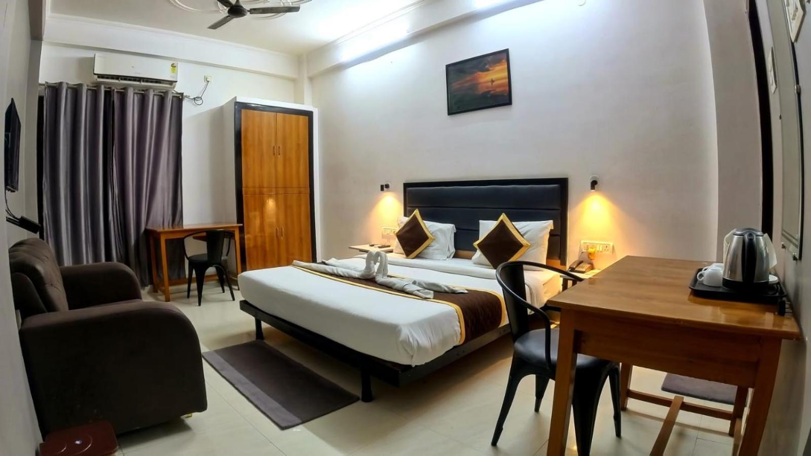 Holidayy Inn Prayagraj Exterior photo
